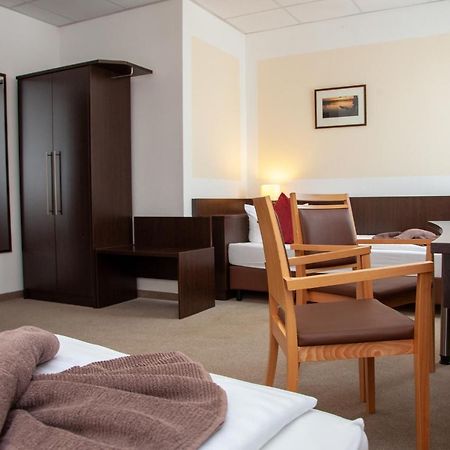 Seehotel Zum Loewen Strasen Екстериор снимка