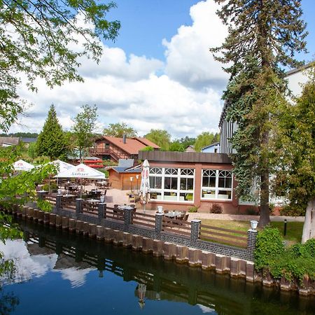 Seehotel Zum Loewen Strasen Екстериор снимка