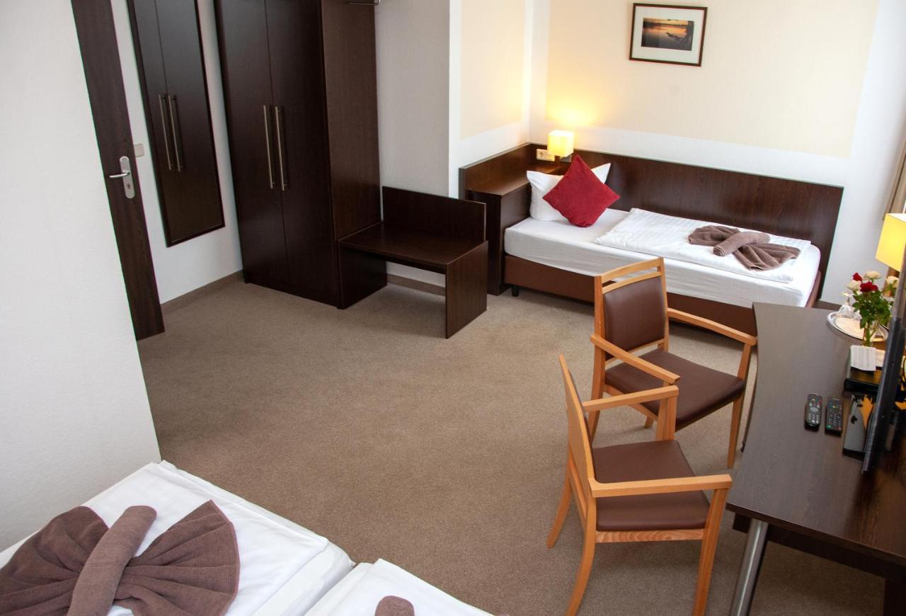 Seehotel Zum Loewen Strasen Екстериор снимка
