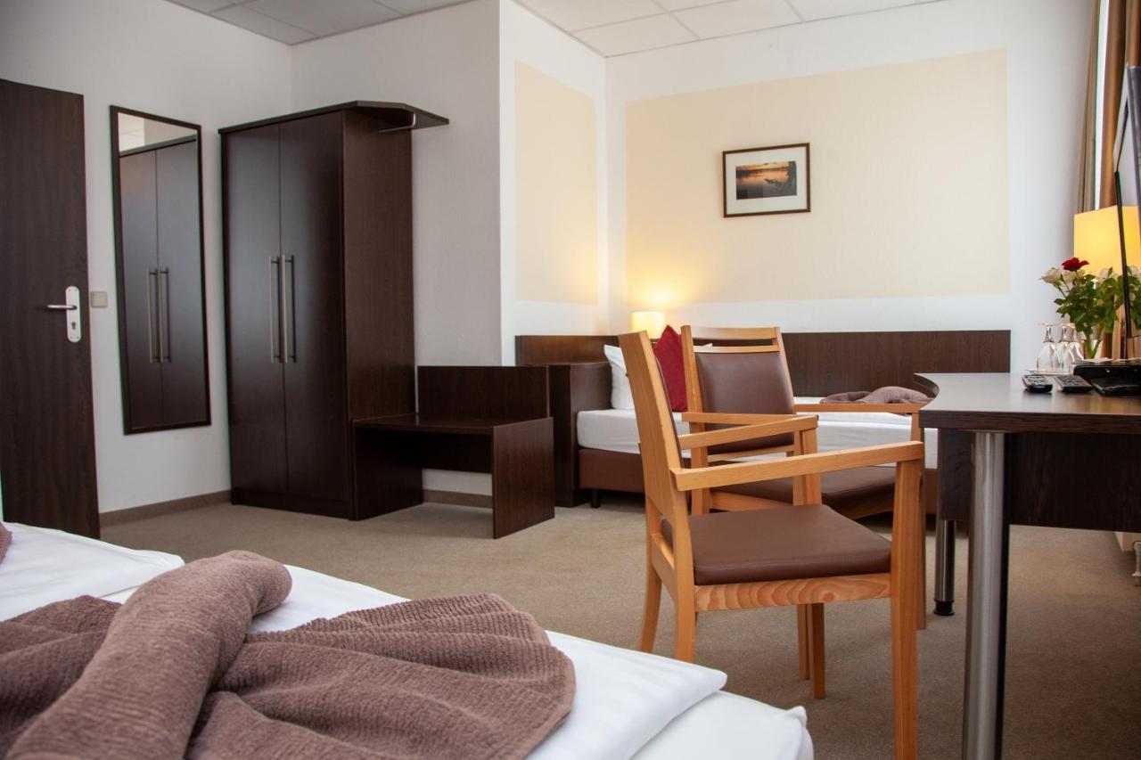 Seehotel Zum Loewen Strasen Екстериор снимка