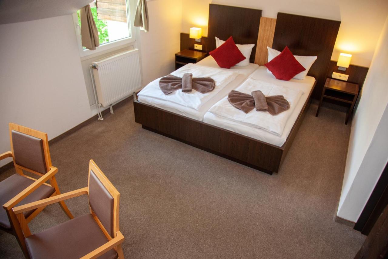 Seehotel Zum Loewen Strasen Екстериор снимка