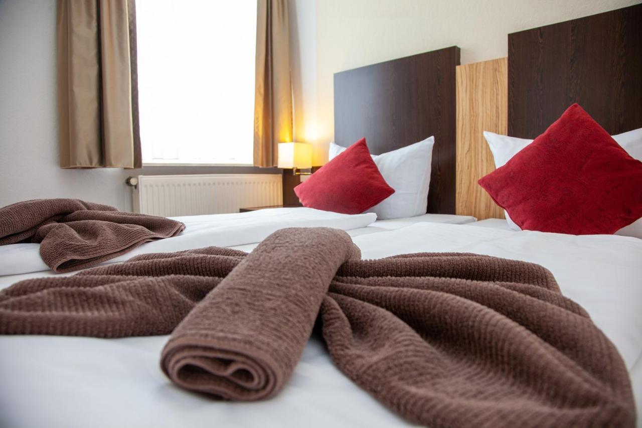 Seehotel Zum Loewen Strasen Екстериор снимка