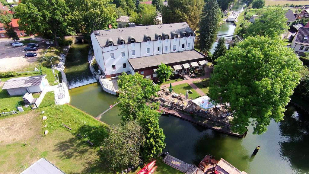 Seehotel Zum Loewen Strasen Екстериор снимка